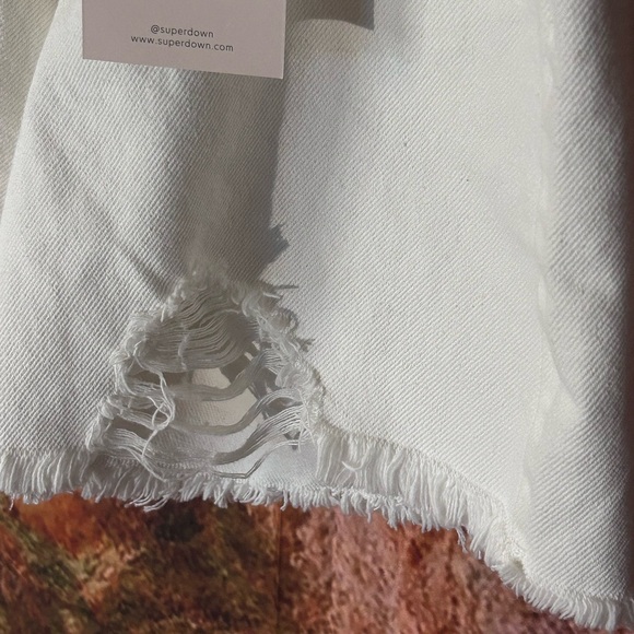 Lennon Distressed Mid Short in White by Superdown - Picture 10 of 13